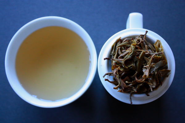 Green Sheng Pu-erh Loose Loose Leaf Black Tea with Bamboo Infuser