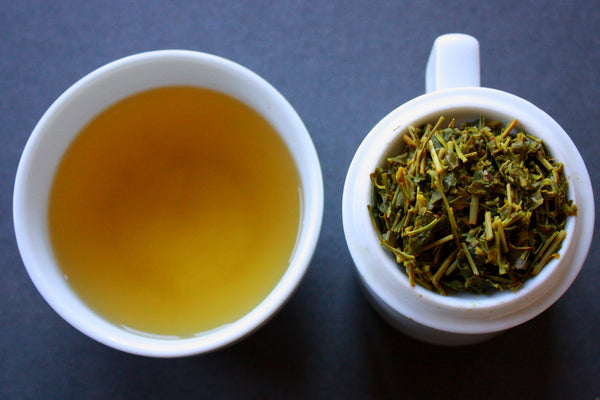 Organic Japanese Kuki Cha loose leaf green tea with Bamboo Infuser